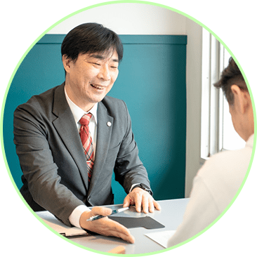 お客さまとご相談する様子